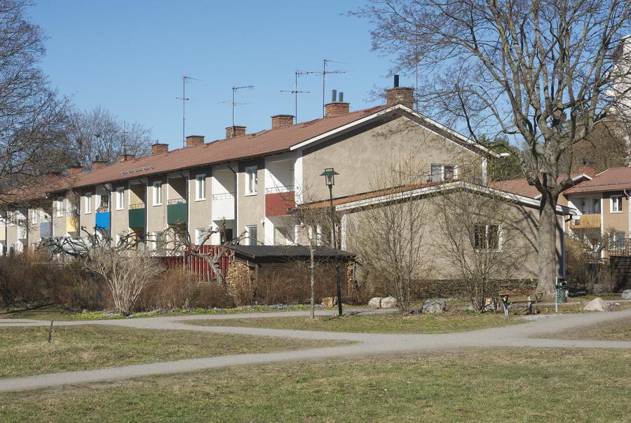 Radhus i vårsol