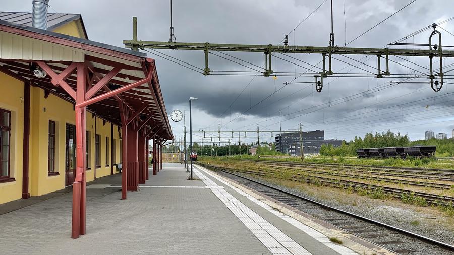 En tom perrong vid Luleå Central
