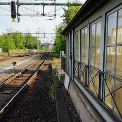 Spår vid slutet av perrong