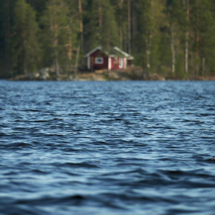 Hus vid vatten