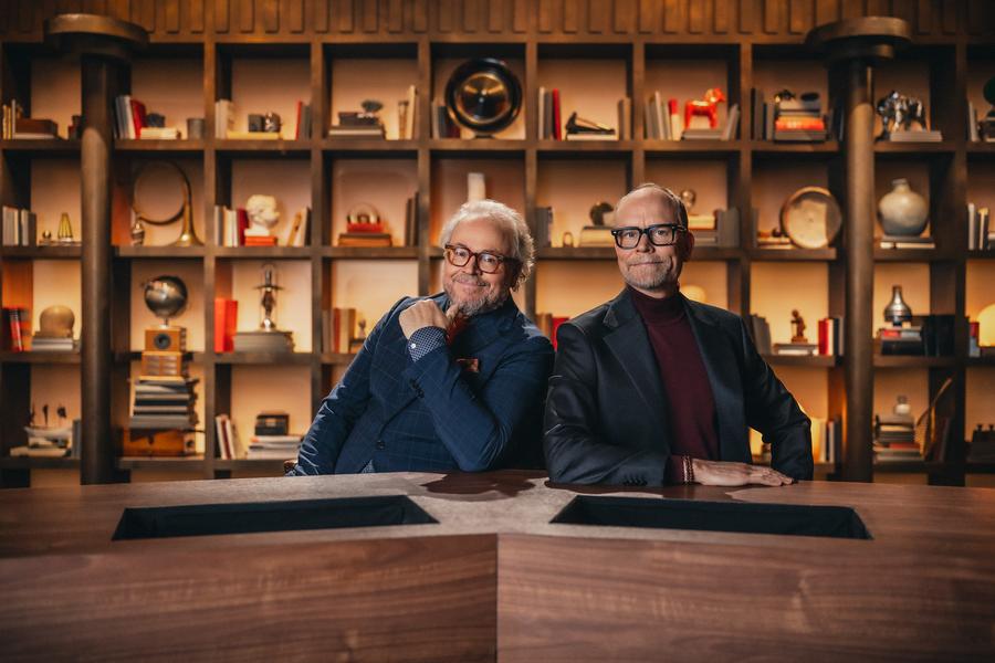 Kristian Luuk är programledare och Fredrik Lindström domare.